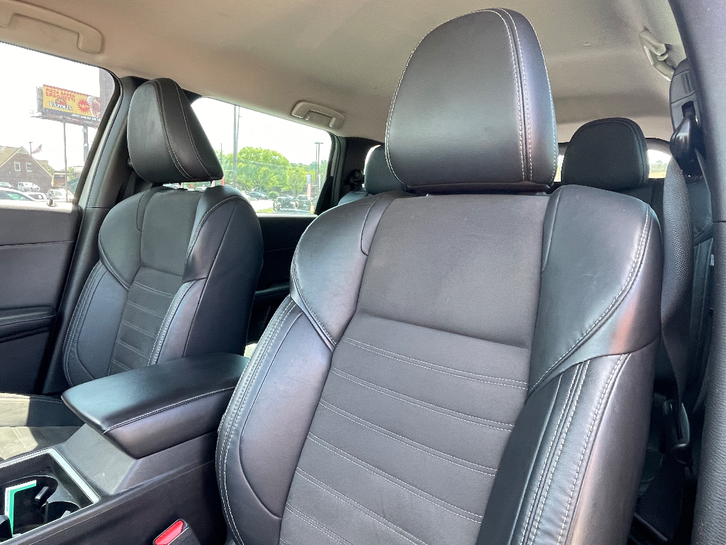 2023 Mitsubishi Outlander image 11