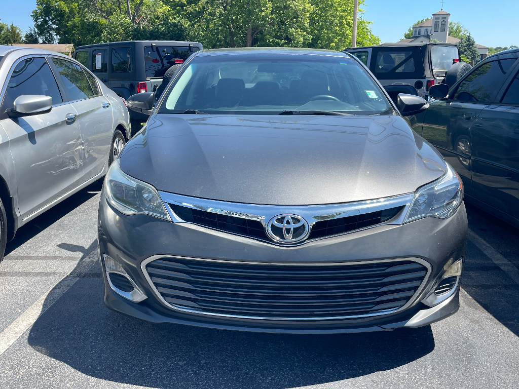 2013 Toyota Avalon image 2