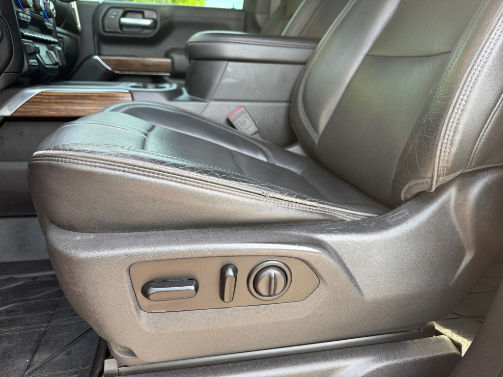 2020 Chevrolet Silverado image 10