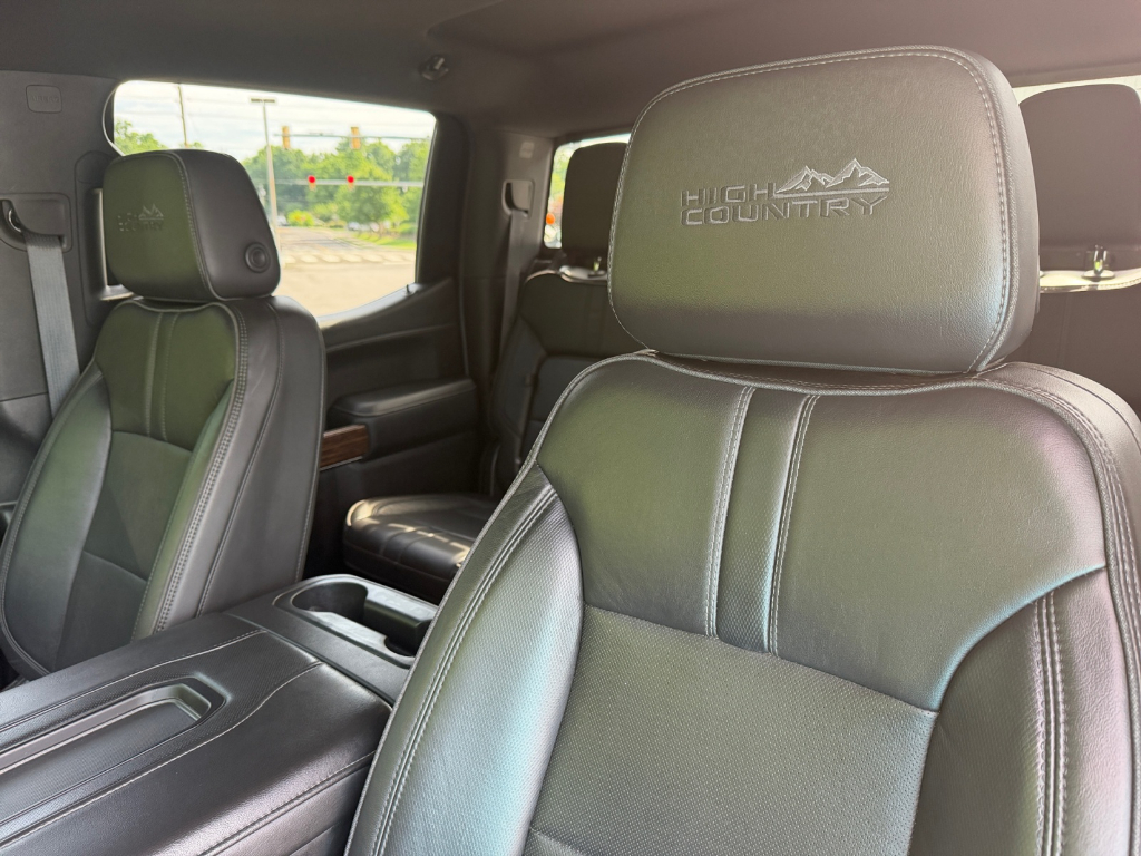 2020 Chevrolet Silverado image 12