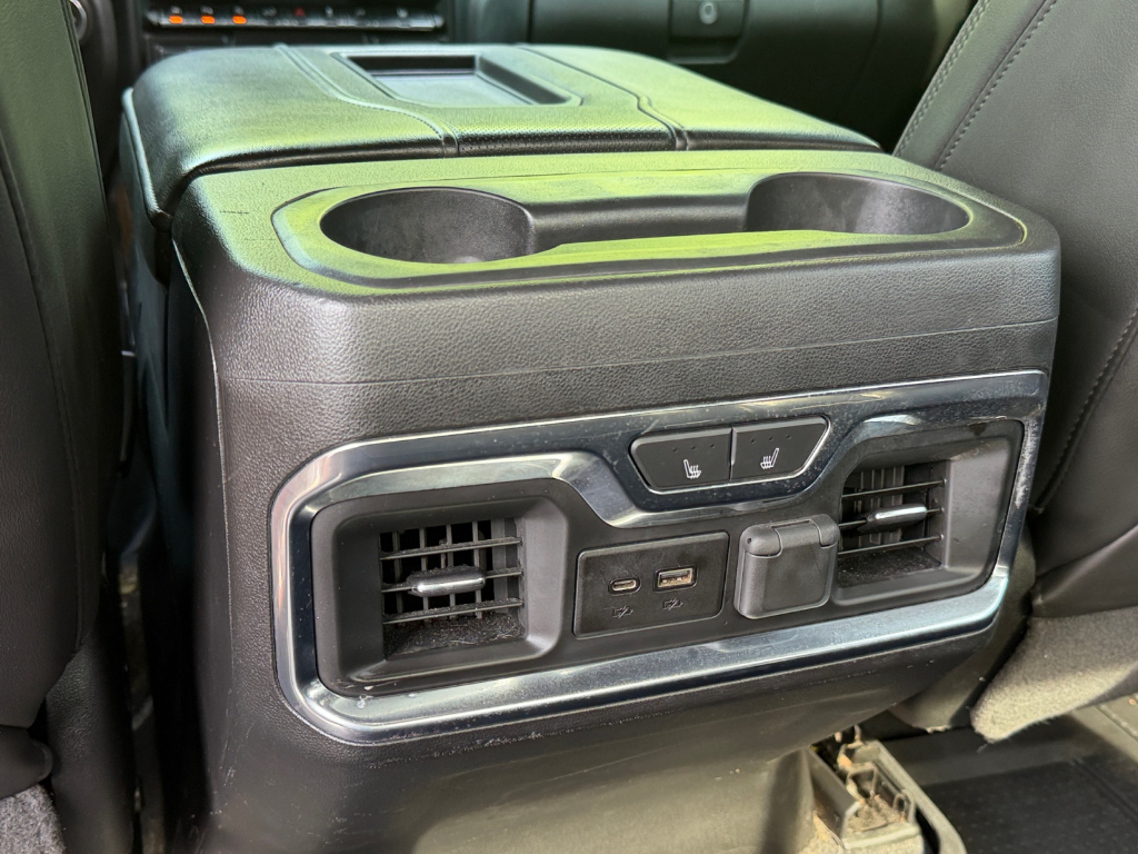 2020 Chevrolet Silverado image 14