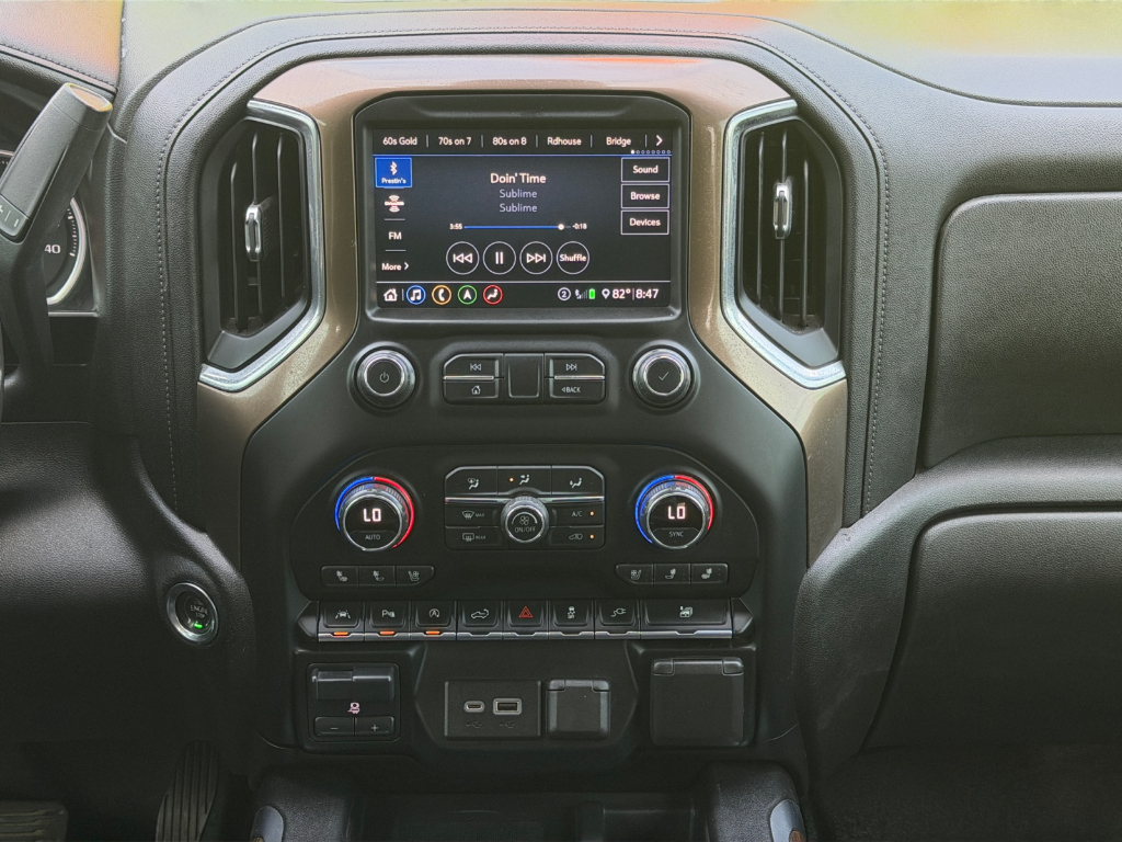 2020 Chevrolet Silverado image 16