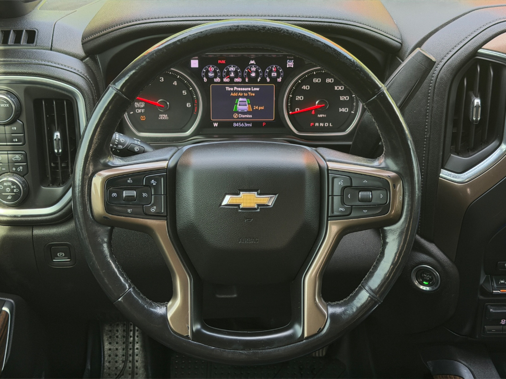 2020 Chevrolet Silverado image 17