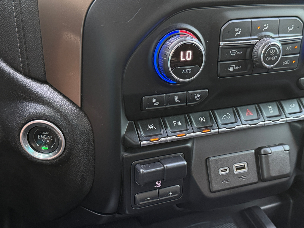 2020 Chevrolet Silverado image 23