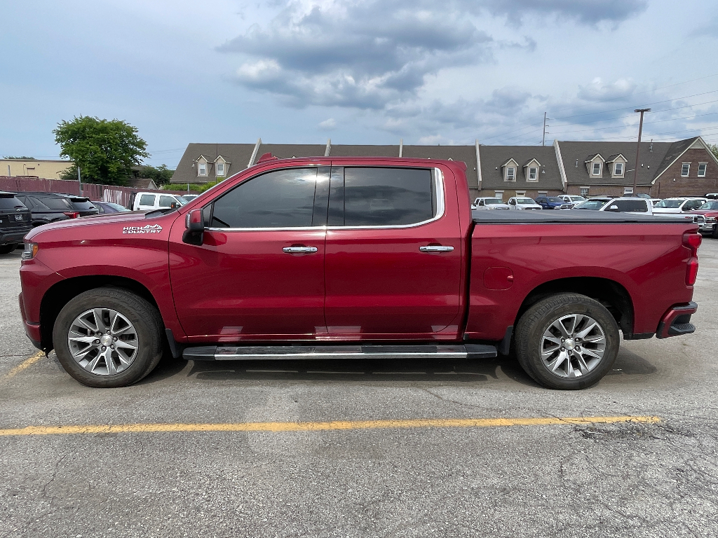 2020 Chevrolet Silverado image 4