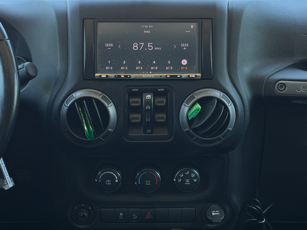 2018 Jeep Wrangler JK image 13