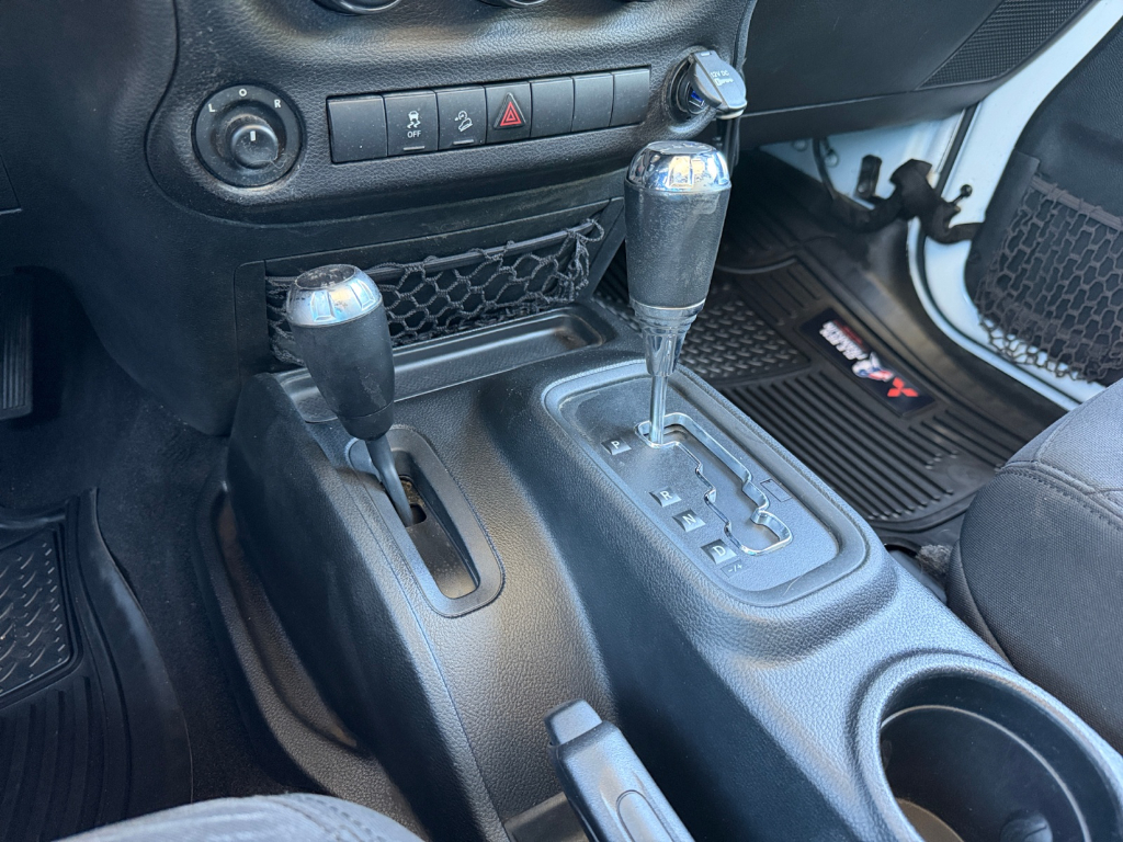 2018 Jeep Wrangler JK image 19