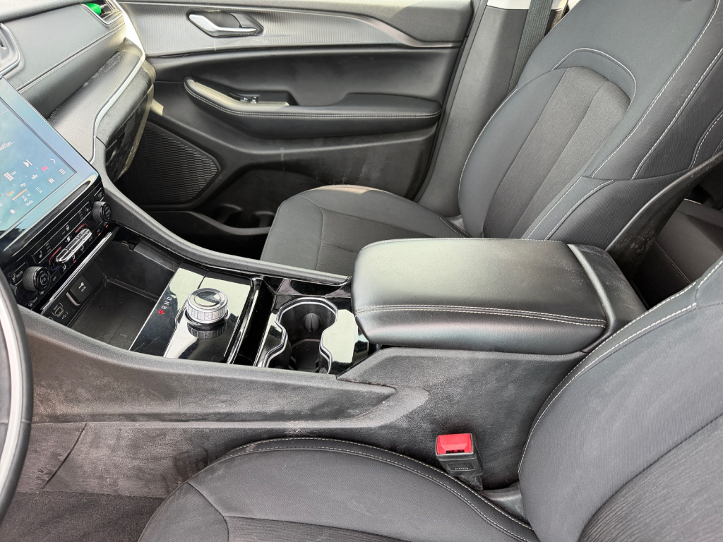 2023 Jeep Grand Cherokee image 11