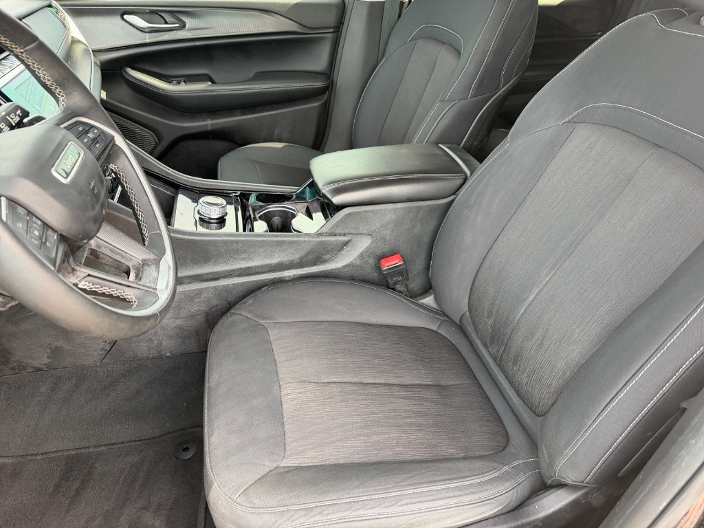 2023 Jeep Grand Cherokee image 26
