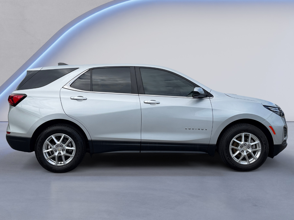 2022 Chevrolet Equinox image 2