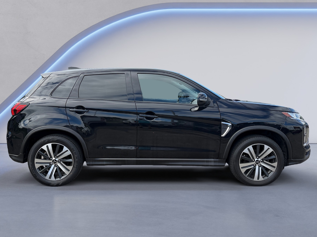 2022 Mitsubishi Outlander Sport image 2
