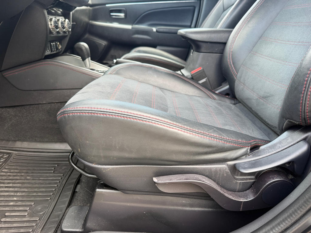 2022 Mitsubishi Outlander Sport image 10