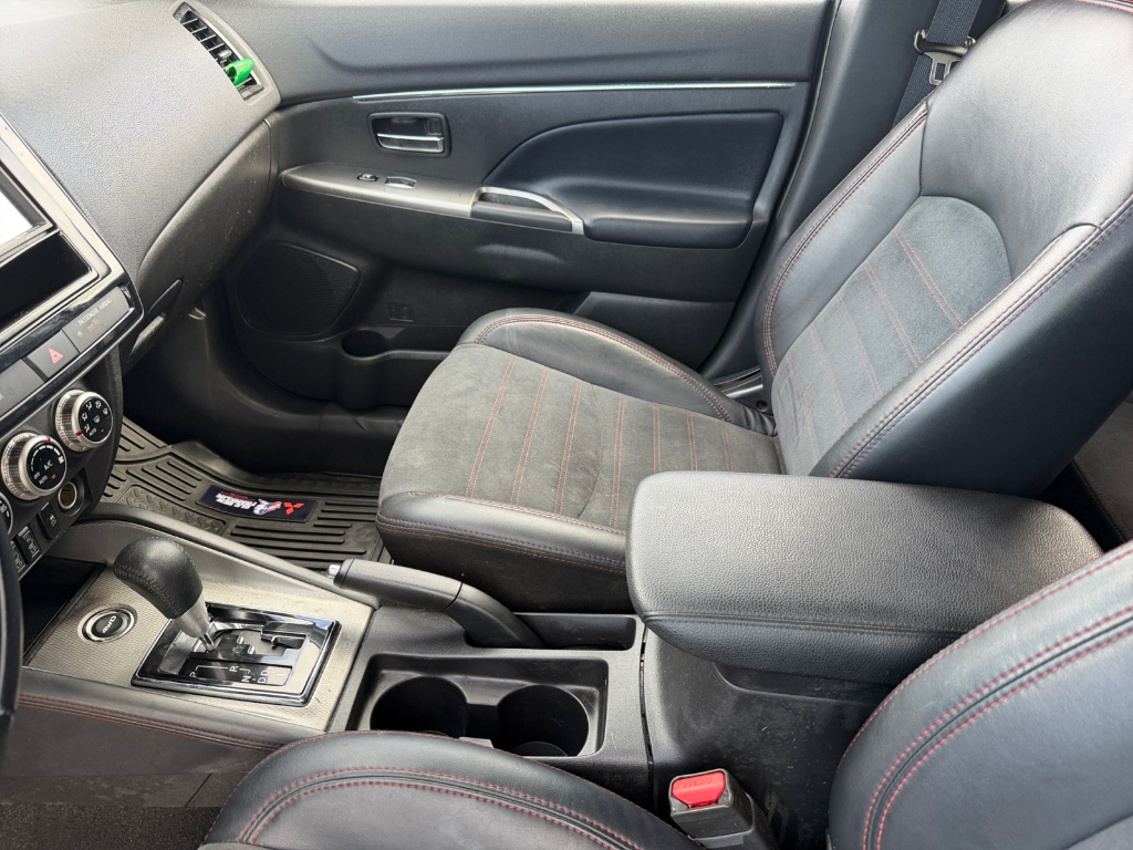 2022 Mitsubishi Outlander Sport image 11