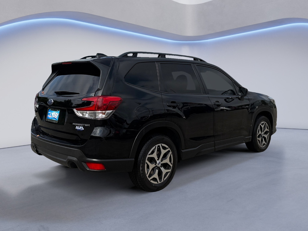 2023 Subaru Forester image 3