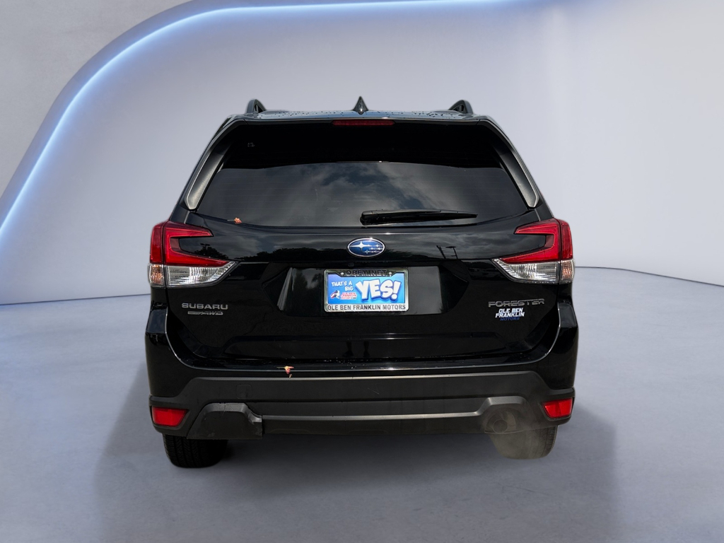 2023 Subaru Forester image 4