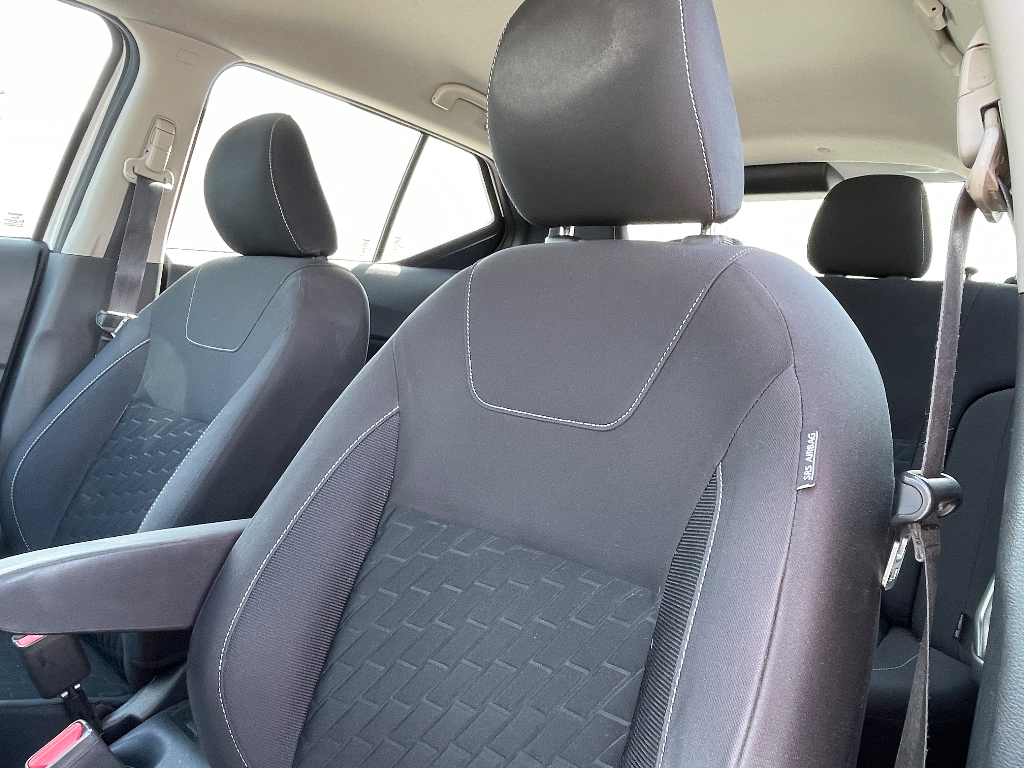 2021 Nissan Kicks image 12