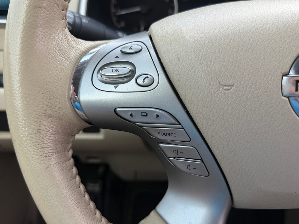 2017 Nissan Murano image 22