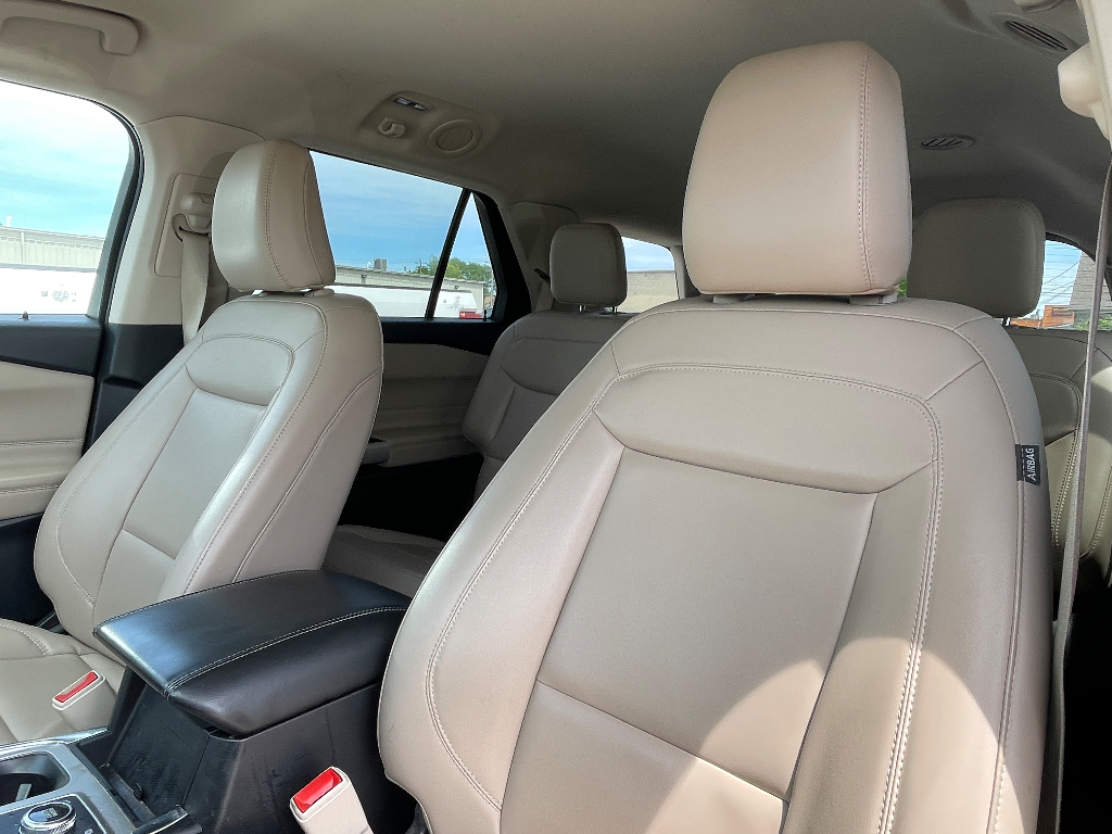 2022 Ford Explorer image 8