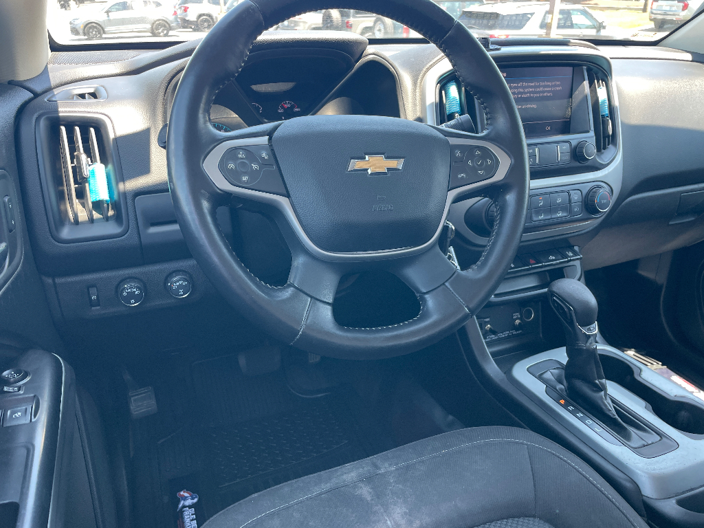 2022 Chevrolet Colorado image 2