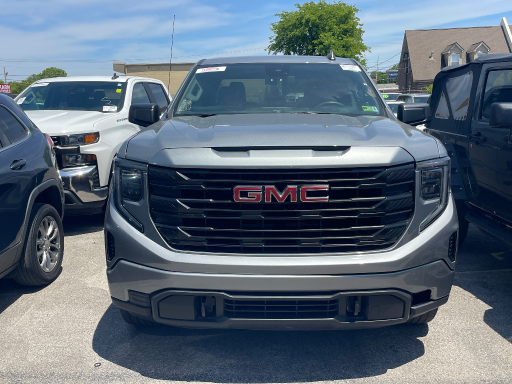 2024 GMC Sierra image 2