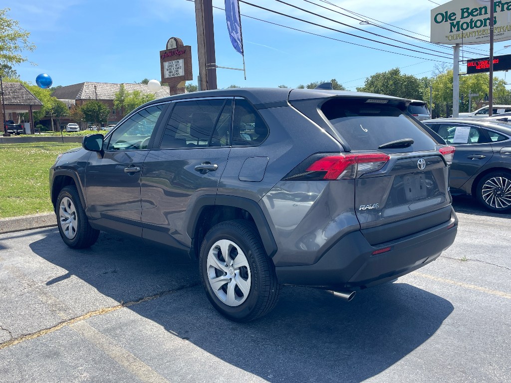 2022 Toyota RAV4 image 5