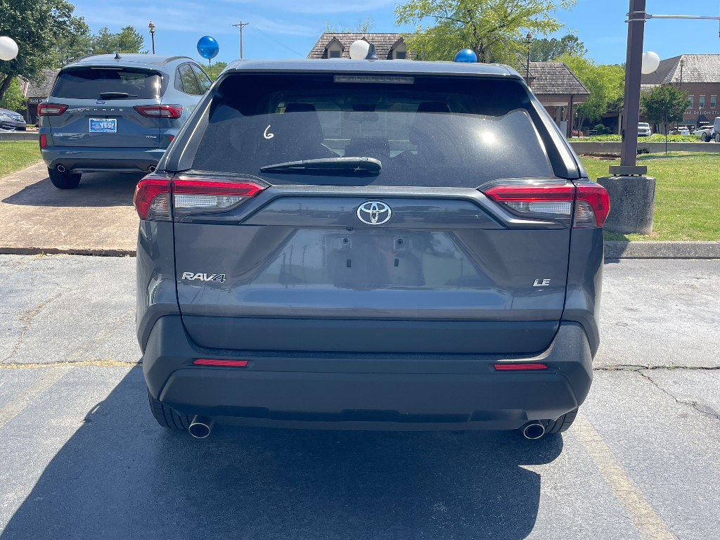 2022 Toyota RAV4 image 6
