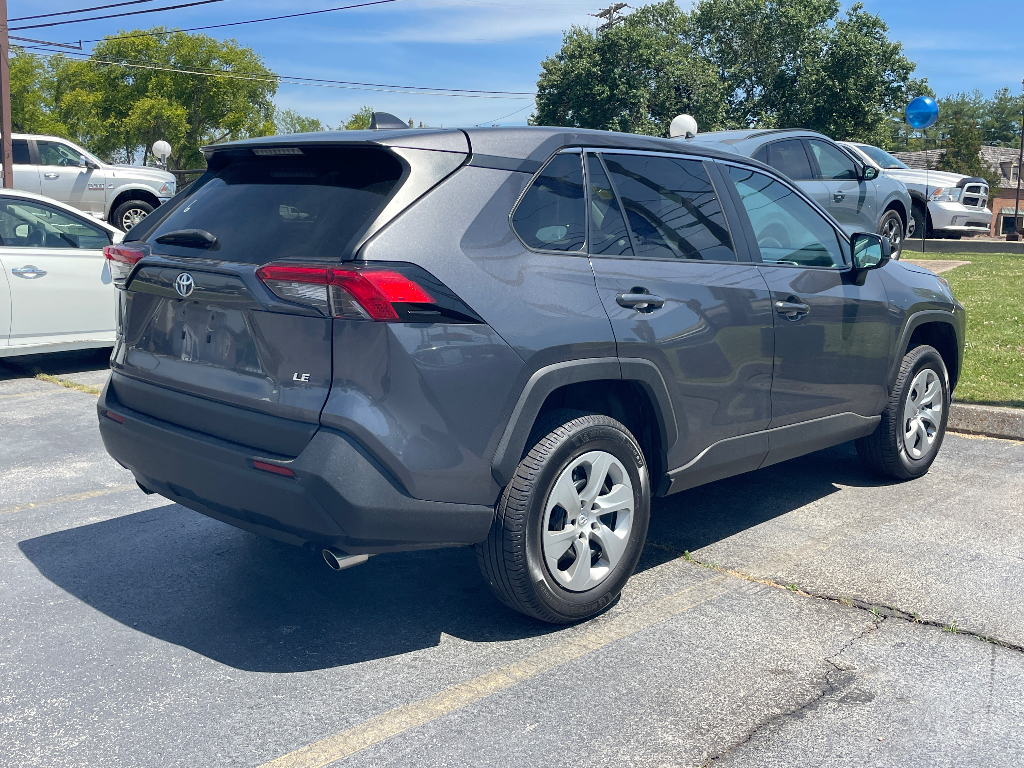 2022 Toyota RAV4 image 7