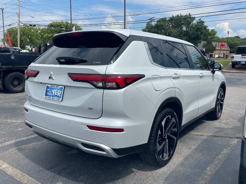 2022 Mitsubishi Outlander image 7