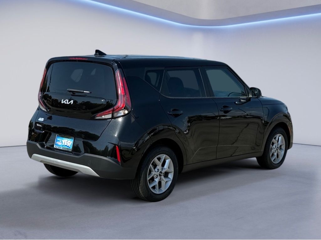 2025 Kia Soul image 3