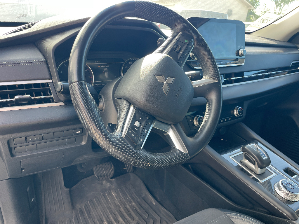 2023 Mitsubishi Outlander image 8
