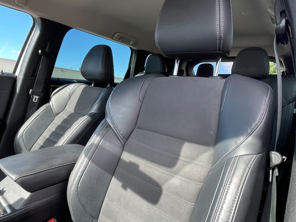 2023 Mitsubishi Outlander image 10