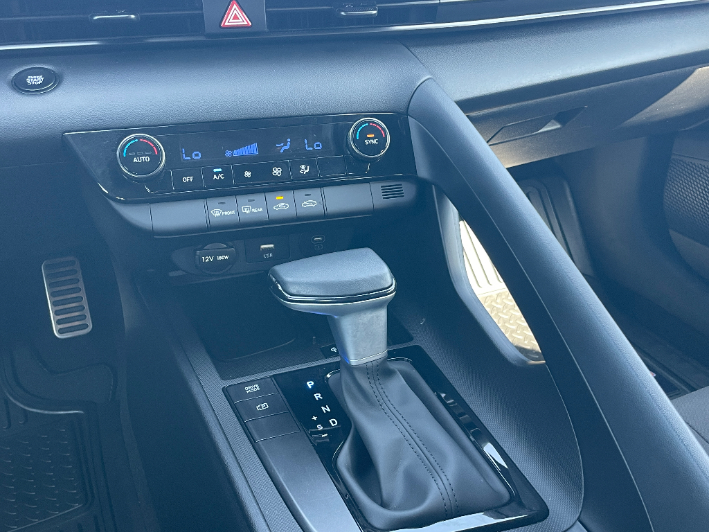 2025 Hyundai Elantra image 10