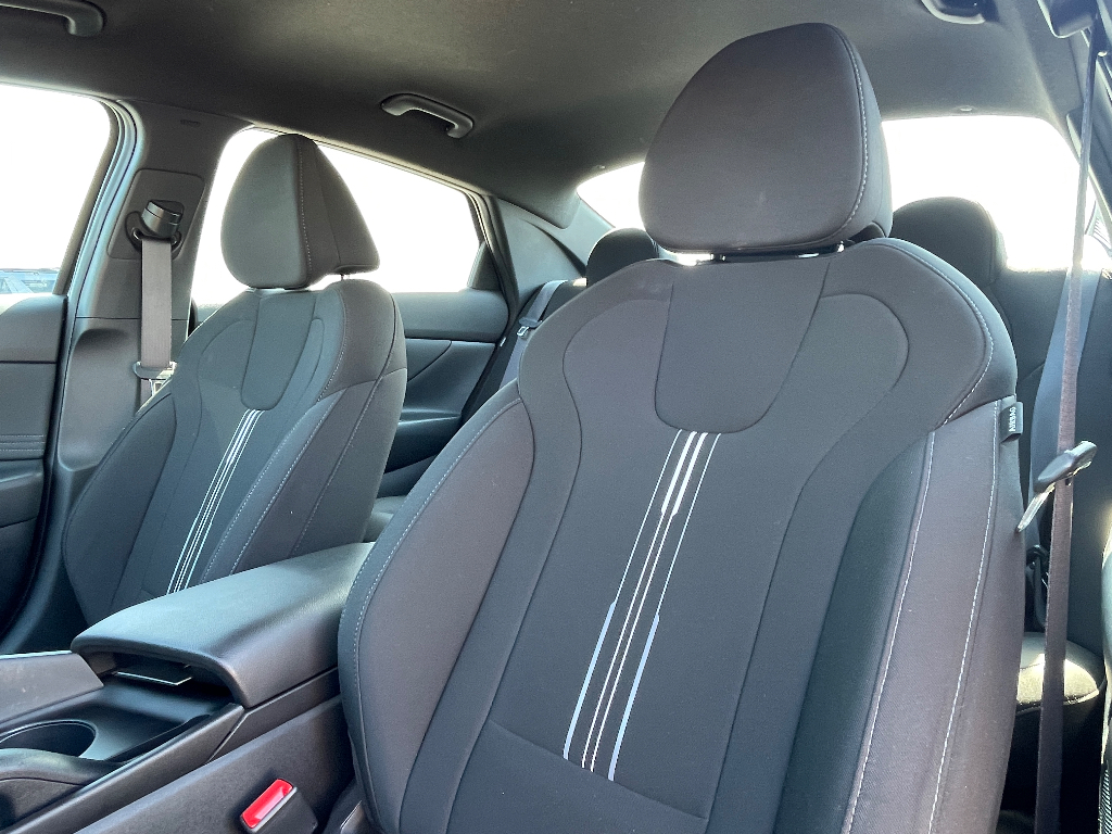 2025 Hyundai Elantra image 13