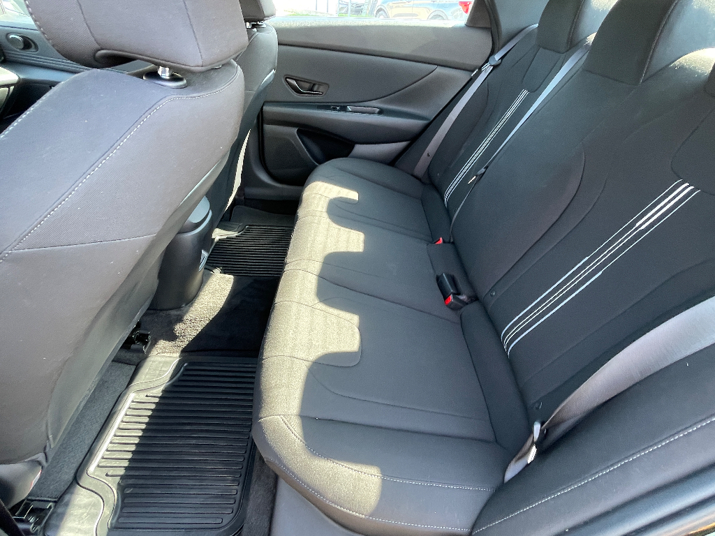 2025 Hyundai Elantra image 15