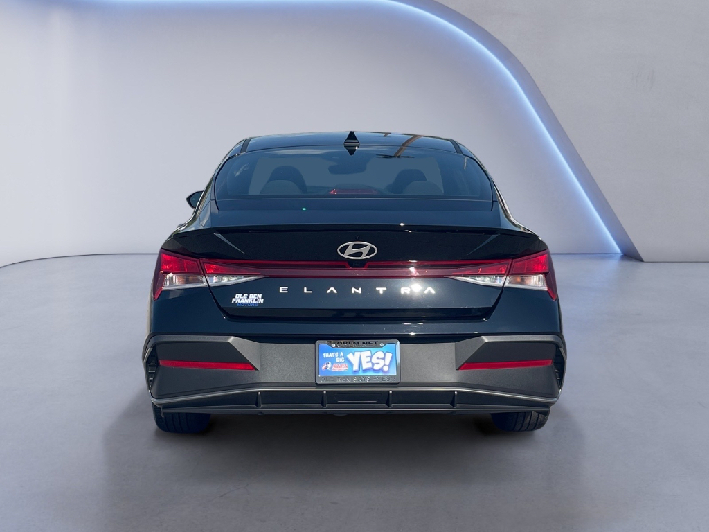 2025 Hyundai Elantra image 19