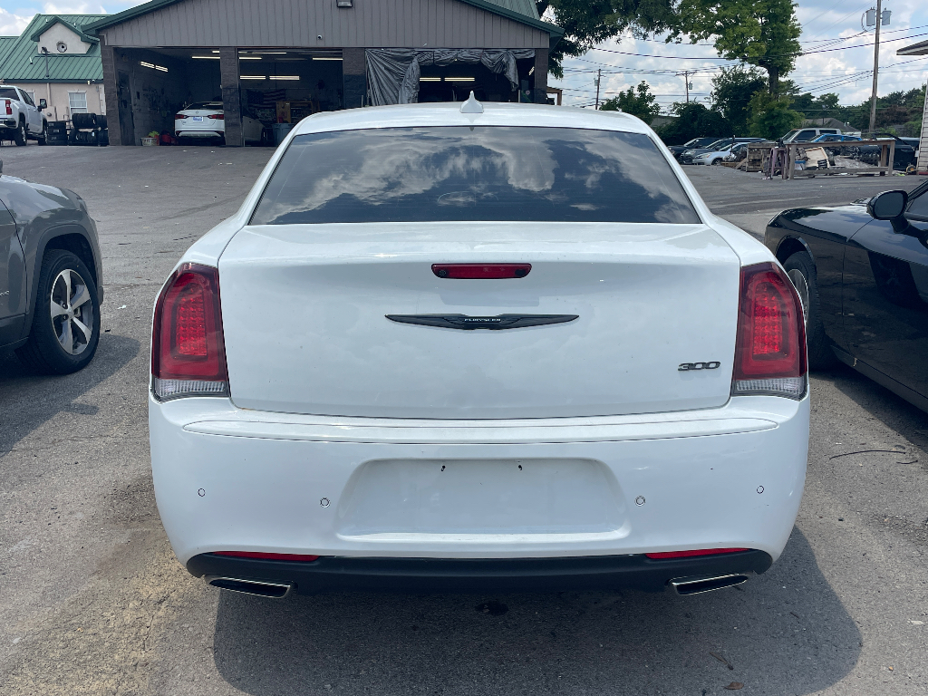 2023 Chrysler 300 image 5