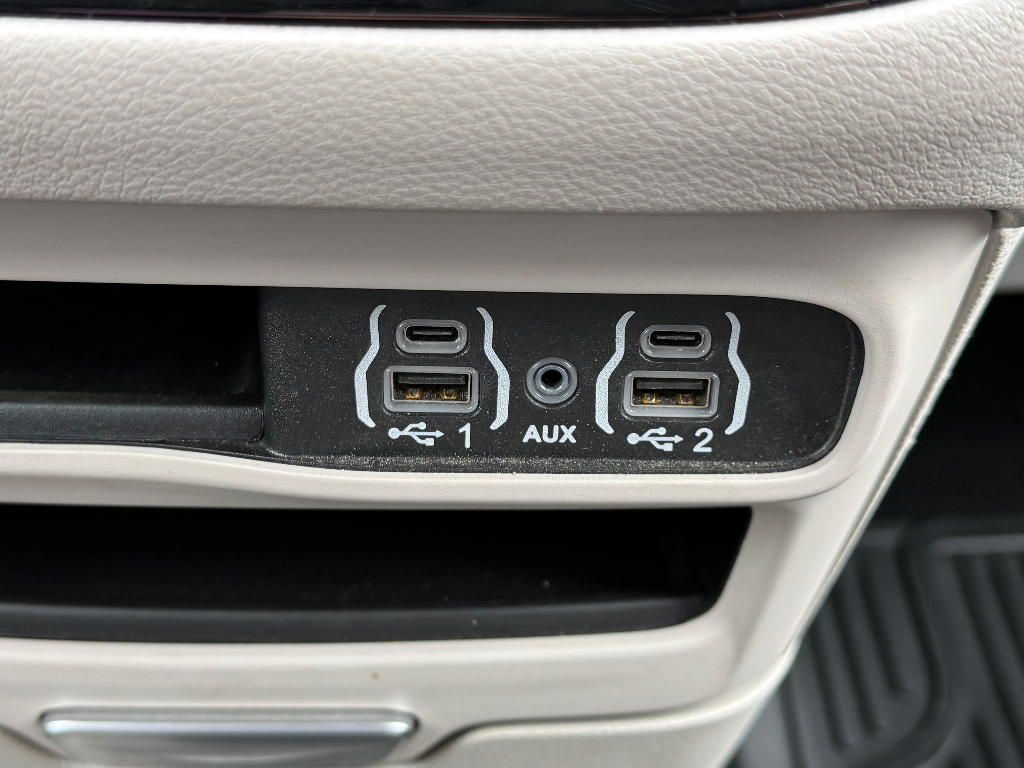 2024 Chrysler Pacifica