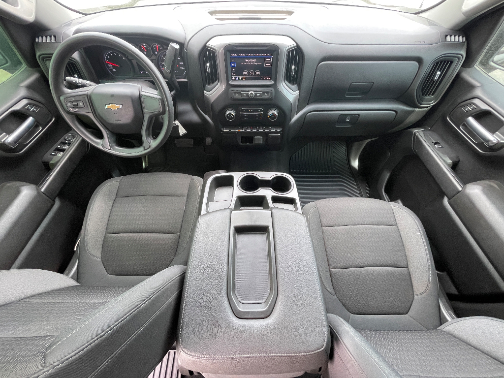 2022 Chevrolet Silverado image 3