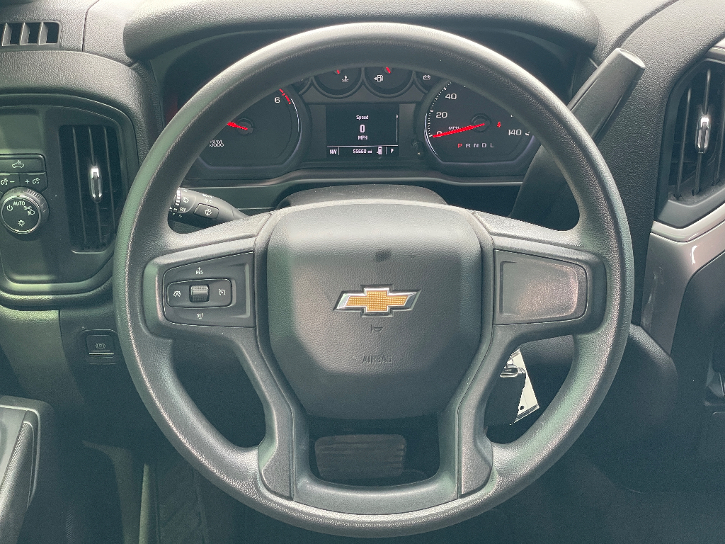 2022 Chevrolet Silverado image 5