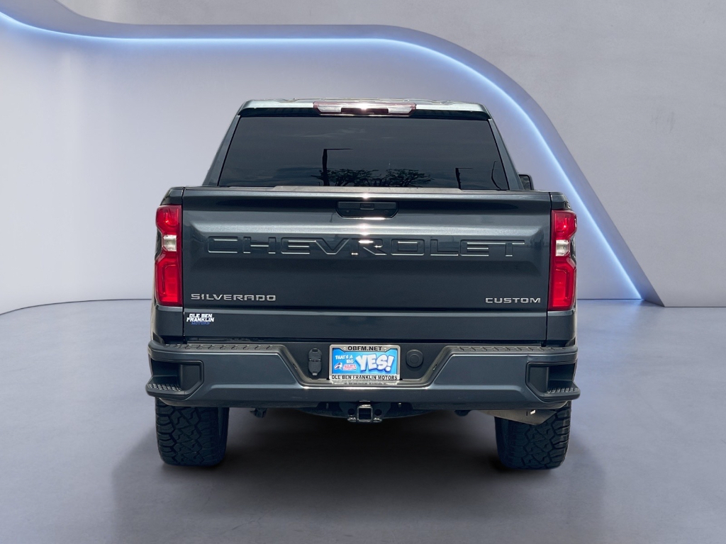 2022 Chevrolet Silverado image 17