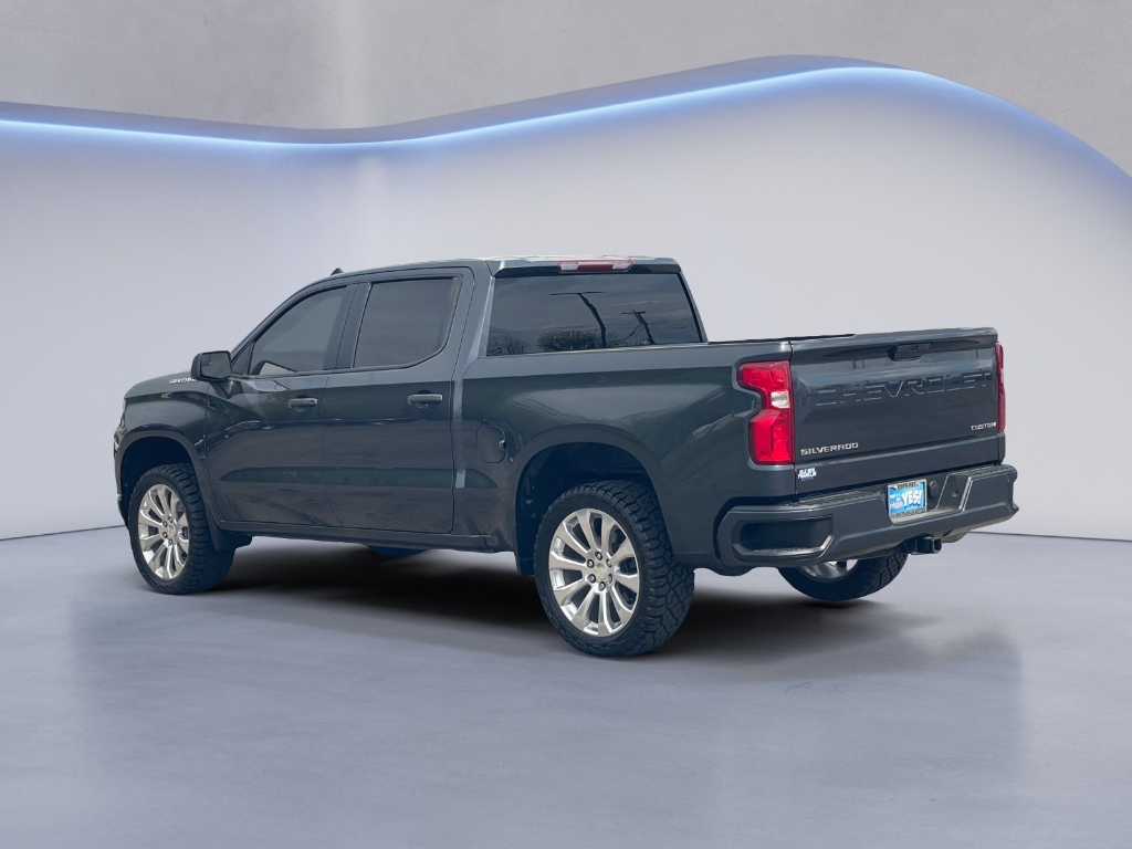 2022 Chevrolet Silverado image 18