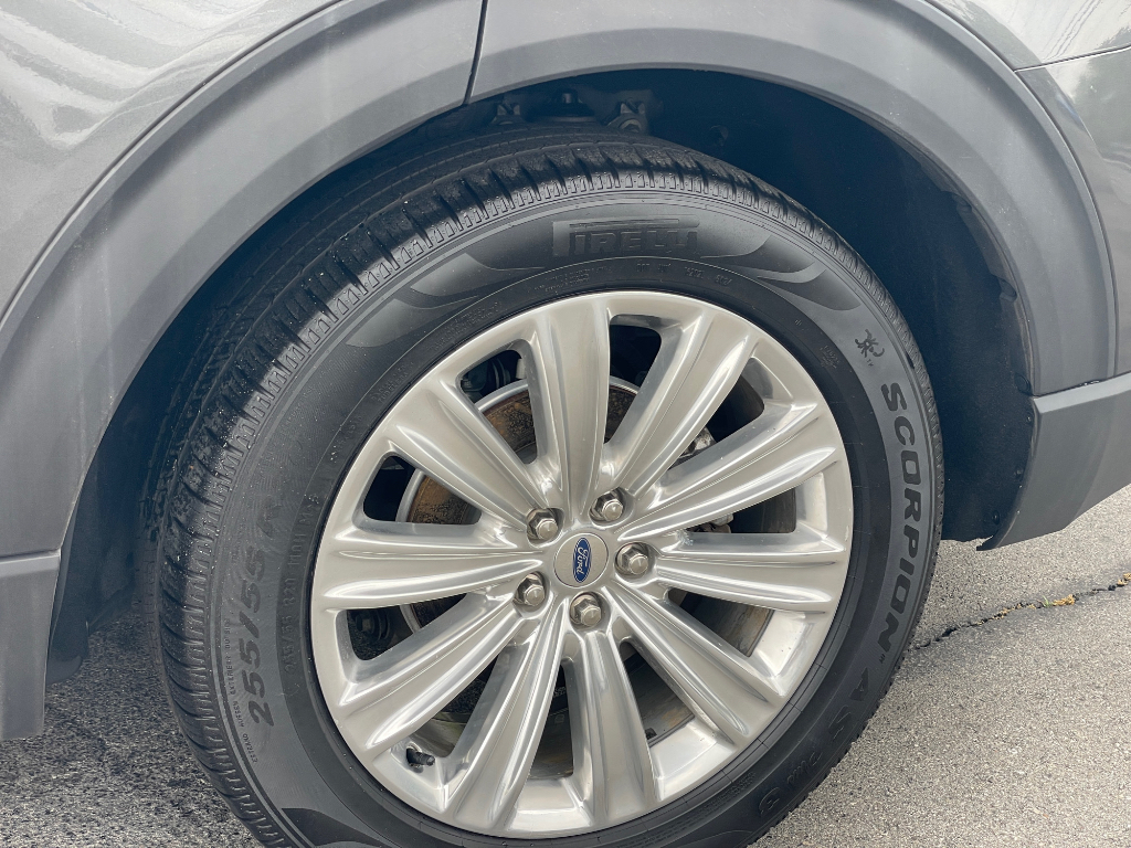 2020 Ford Explorer