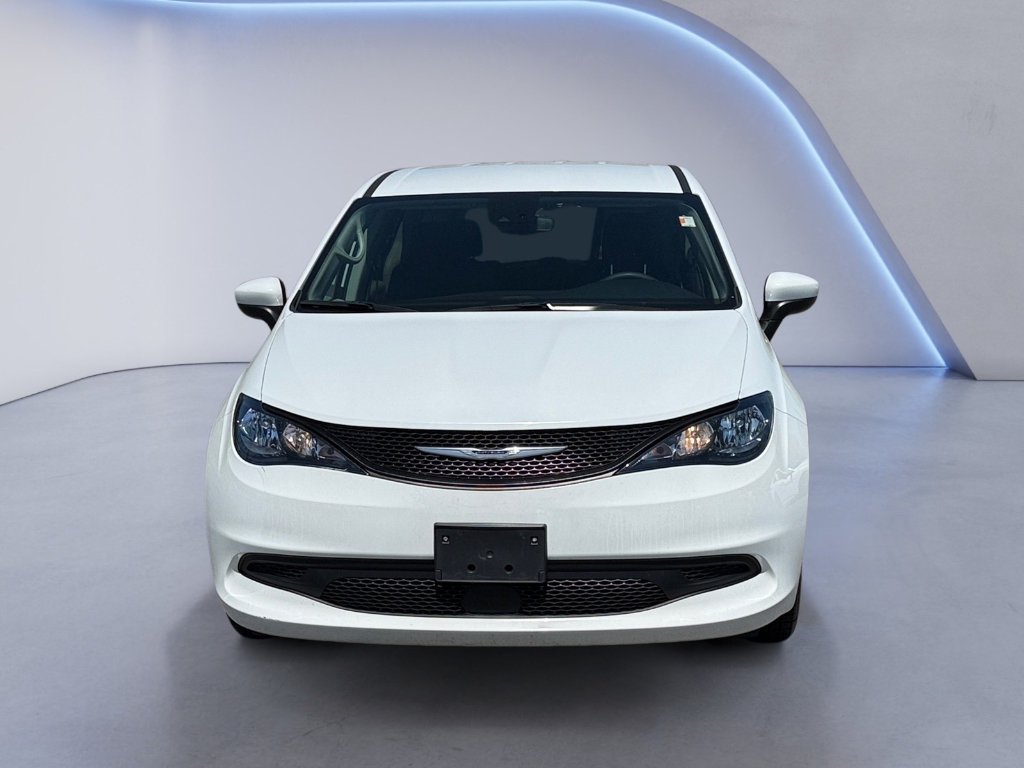 2023 Chrysler Voyager