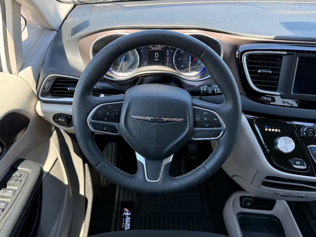 2023 Chrysler Voyager