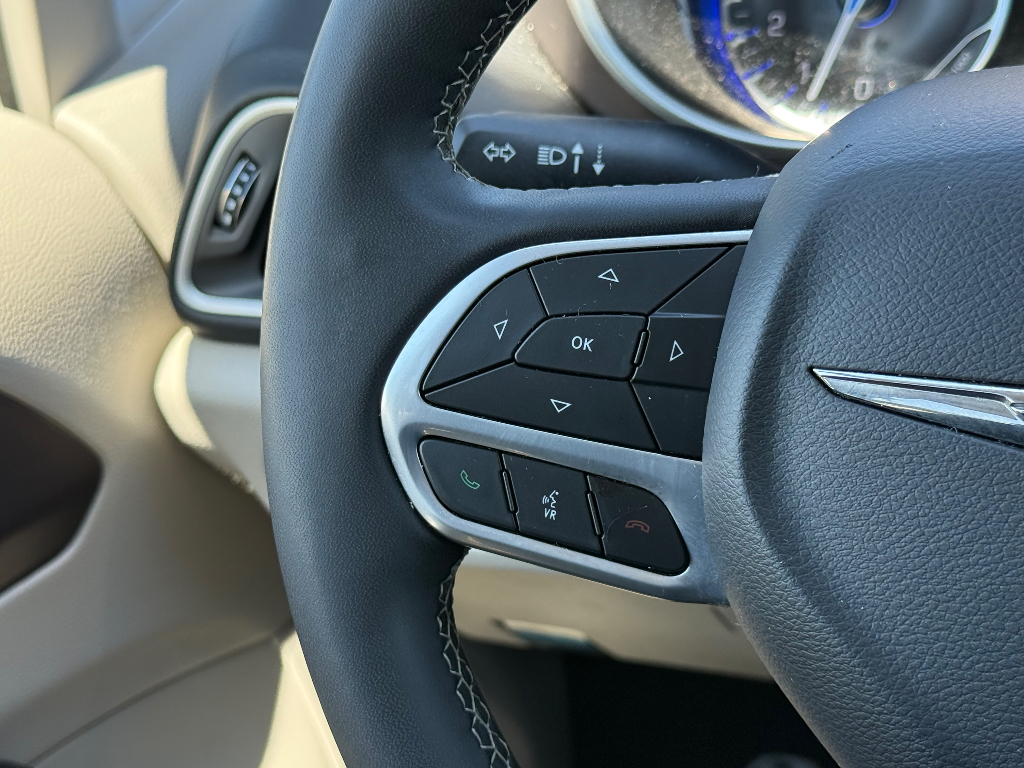 2023 Chrysler Voyager