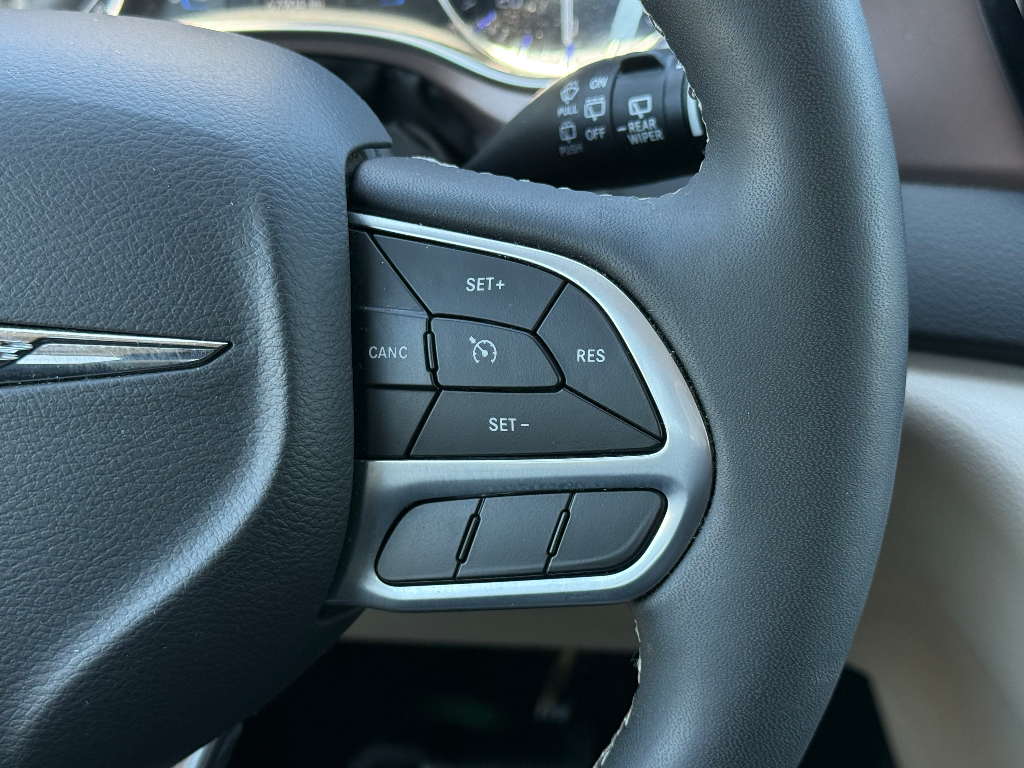2023 Chrysler Voyager