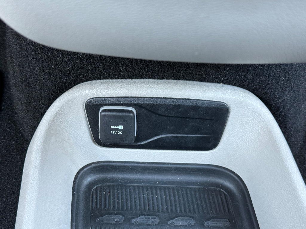 2023 Chrysler Voyager