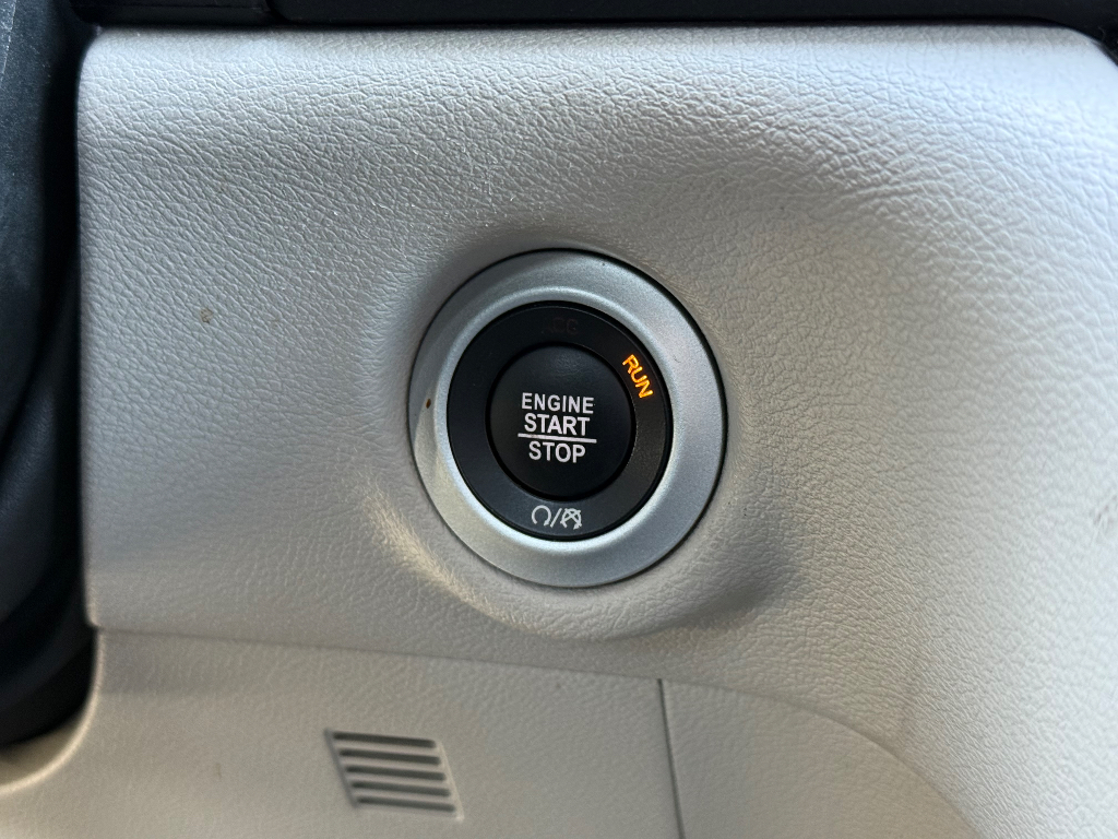 2023 Chrysler Voyager