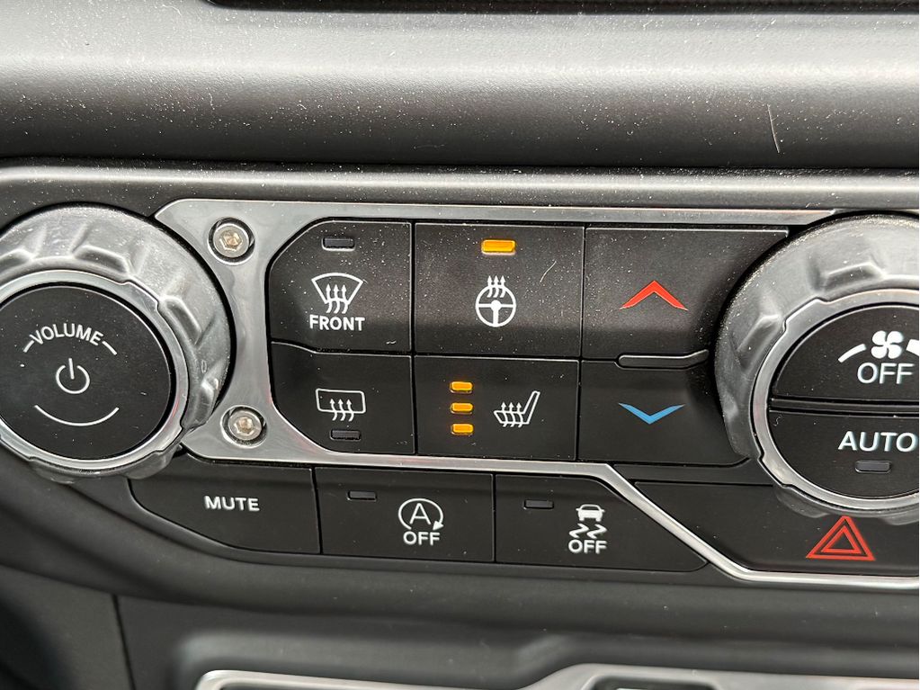 2021 Jeep Wrangler image 28