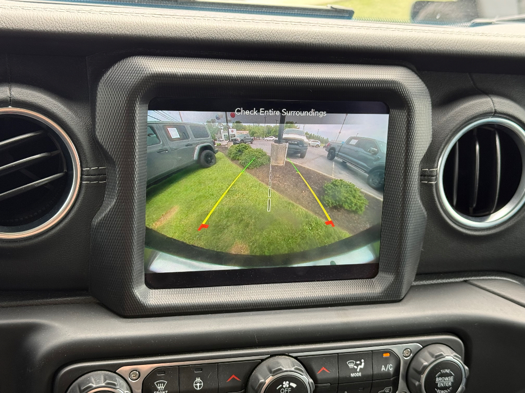 2021 Jeep Wrangler image 33